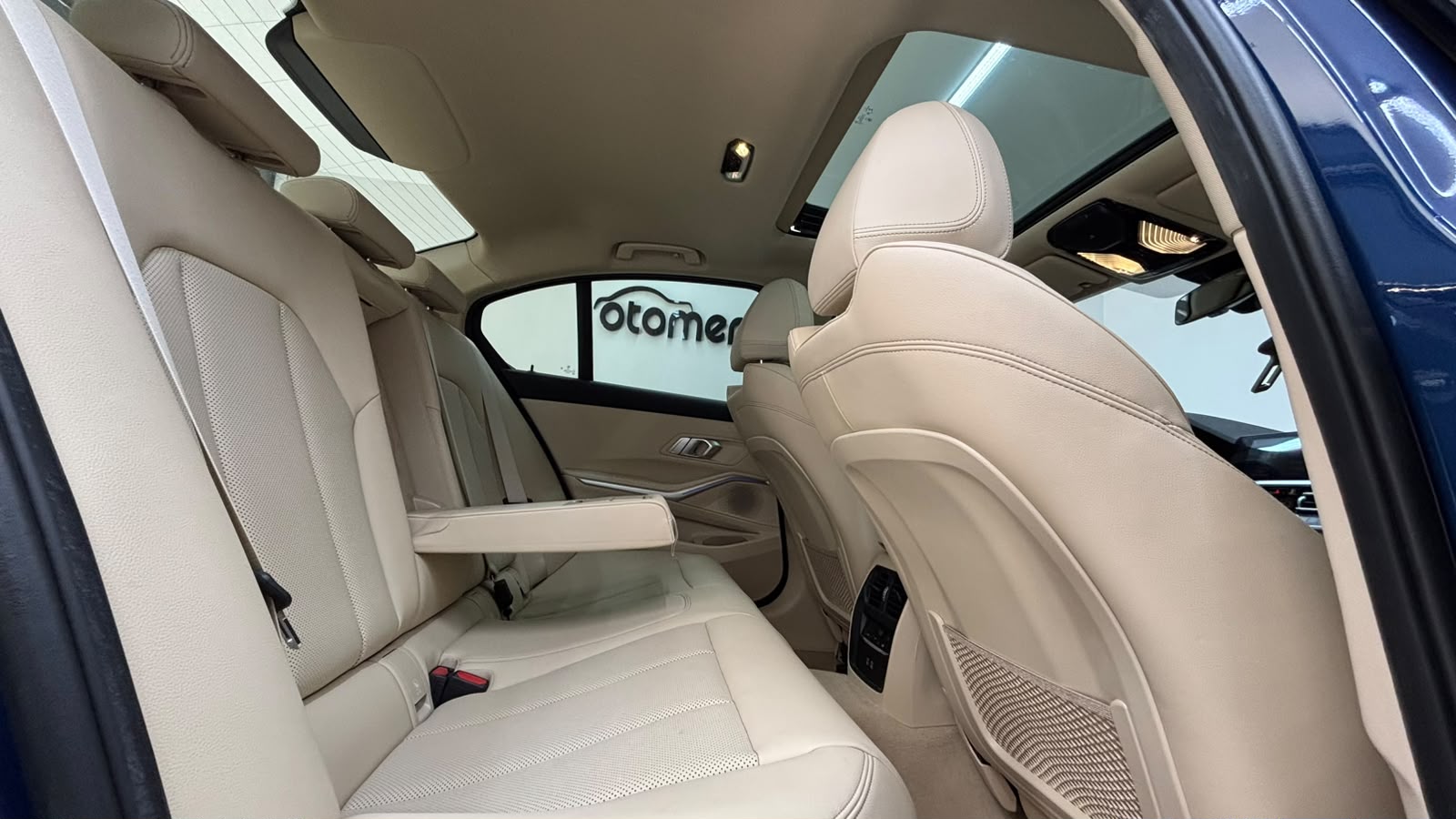BMW 320i 20